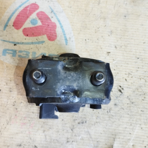 Подушка двигателя Mazda B3/B5 DW3W F D20139050/D26839050