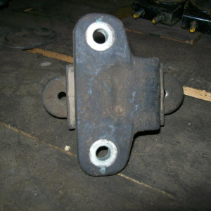 Подушка двигателя Suzuki J20A Escudo TD52W 4WD a/t R 1171077E11