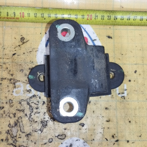 Подушка двигателя Suzuki J20A Escudo TD52W 4WD a/t R 1171077E11