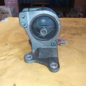 Подушка двигателя Mitsubishi 4G93 Galant EA1A/EC1W 2WD a/t F4A421 L RM-3353 / RM-5353
