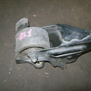 Подушка двигателя Honda D15B ES1 c кронштейном R