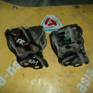 Подушка двигателя Honda F22B/F20A/H22A Odyssey/Accord RA1/RA2/CB#/CD# a/t перед, прав V4AT