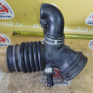 Гофра впускного коллектора Nissan QR20 Primera P12 резиновая ( W ) 16576AU421 / 16578AU421