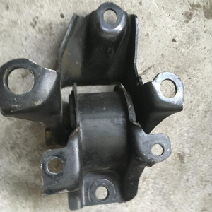 Подушка двигателя Honda D13B/D15B EK3 с кронштейном R в