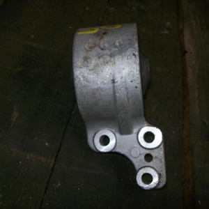 Подушка двигателя Nissan QG18 Primera U14/P11 2WD перед, прав