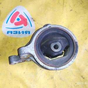 Подушка двигателя Nissan QG18 Primera U14/P11 2WD перед, прав