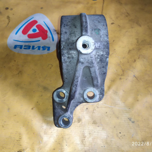 Подушка двигателя Nissan QG18 Primera U14/P11 2WD перед, прав