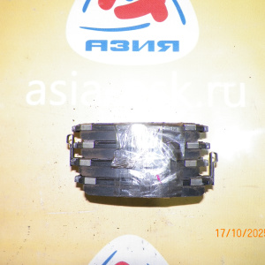 Колодки тормозные Subaru Forester SG5 турбо. Диаметр диска-294мм. Остаток-90%. F