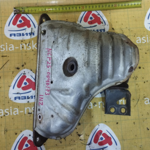 Коллектор выпускной TOYOTA 1NZ-FE NZE124/NCP15/25/35/55/65/75/85/NNP15/NCZ25/ с катализатором 25051-21010