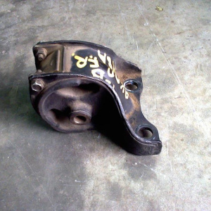 Подушка двигателя Honda D15B EG4/8 S48A перед, прав