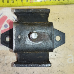 Подушка двигателя Nissan TD42 Safari Y60 a/t ДЕФЕКТ РВАНАЯ под акпп L=R L 11320-06J00