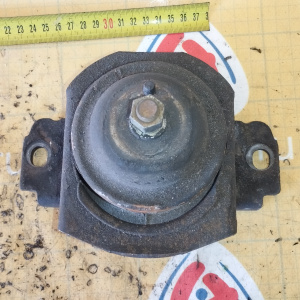 Подушка двигателя Toyota 2L-TE Mark II LX90/LX100 ЦЕНА ЗА 1ШТ F