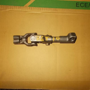 Карданчик рулевой Toyota Opa ZCT10 Нижний.