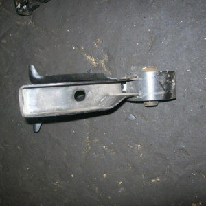 Подушка двигателя Mitsubishi 6B31 Outlander CW6W R MN184094
