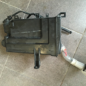 Бачок омывателя TOYOTA ACR30/40 Estima '2004 (под 2 мотора) с горловиной 860141-814