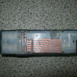 Пульт стеклоподъемника Nissan Cube Z10