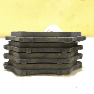 Колодки тормозные Toyota RAV4 ACA20/ACA21/ZCA25/ZCA26 1AZ-FE ОСТАТОК 30-40% F 04465-42070/PF-1447