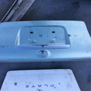 Крышка багажника TOYOTA Platz NCP10 '2002-2005 дефект (без замка)