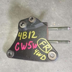 Крепление подушки ДВС Mitsubishi 4B10/4B11/4B12 Outlander/Lancer CW5W/CY4A перед, прав