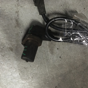 Датчик ABS Nissan Y11/B15/G10 перед, лев Old