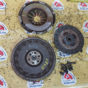 Маховик Honda D17A1/D17Z1 Civic/Stream m/t + корзина (диаметр диска 210-212 мм.)