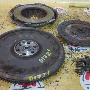 Маховик Honda D17A1/D17Z1 Civic/Stream m/t + корзина (диаметр диска 210-212 мм.)