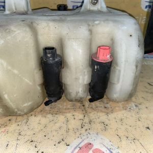 Бачок омывателя Land Rover Discovery LT/L318 3 моторчика '2004