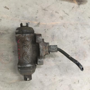 Тормозной цилиндр Nissan QNG10/FNB15 Bluebird Sylphy/Sunny 4WD 11/16.Чугунный. R