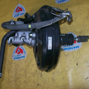 Главный тормозной цилиндр Toyota GSR50 Estima с вакуумником