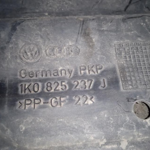 Защита двигателя Volkswagen Golf 5 1K1 1K0825237J