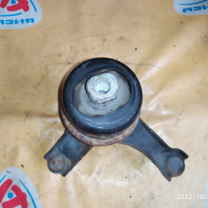 Подушка двигателя Toyota 2GR-FE Harrier/Camry GSU35/GSU30/GSV40 низ перед, прав 12362-31060