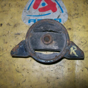 Подушка двигателя Mitsubishi 4G63/93 Chariot N33W R