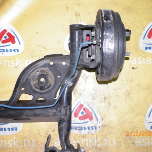 Балка Nissan Z12 Cube DRUM ABS. В сборе. R