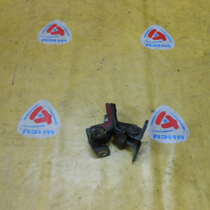 Петли на дверь Toyota Corolla Spacio AE111 перед, прав (пара)