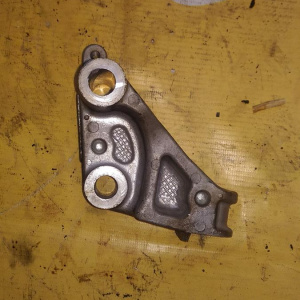 Крепление подушки ДВС Honda K24A Accord CL9/CM2 перед, прав