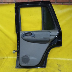 Дверь боковая Chevrolet TrailBlazer GMT360/KC '2003 зад, прав в сборе, с молдингом