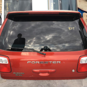 Дверь задняя SUBARU Forester SF5 '2000-2002 спойлер