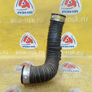 Патрубок интеркулера Mercedes A2035280682 C-Class W203 M271 L