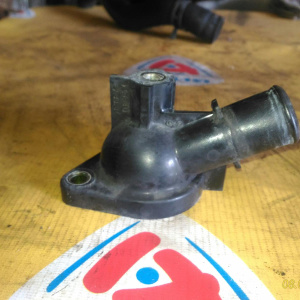 Корпус термостата Toyota 16331-13100 Lite Ace Noah KR42 7K ПЛАСТИК