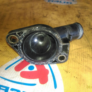 Корпус термостата Toyota 16331-13100 Lite Ace Noah KR42 7K ПЛАСТИК