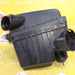 Корпус воздушного фильтра Jeep Grand Cherokee WJ/WG EVA 4.7L (дефект, скол на креплении) 04854043