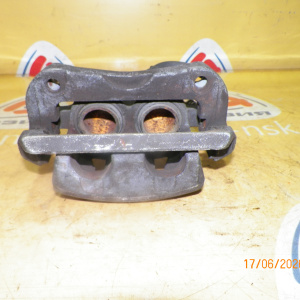 Суппорт Nissan E51/ME51/MNE51/NE51 перед, прав 41001-WL000 2WD/4WD Elgrand