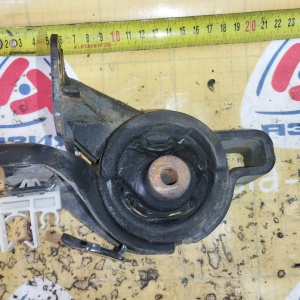 Подушка двигателя Toyota 4A-FE/7A-FE Sprinter Carib AE114/AE115 '04.1997-07.2002 4WD a/t перед, лев / 12372-15230