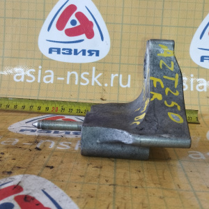 Крепление подушки ДВС Toyota 2AZ-FSE Avensis AZT251 алюм. с подушки перед, прав