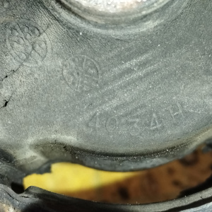 Подушка двигателя Toyota 4A-FE Sprinter Carib AE95/AE114 4WD зад. ДЕФЕКТ акпп=мкпп R / 12371-16250