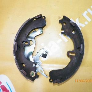Колодки тормозные Toyota Corolla/Sprinter/Carib #E10#/11#/AE100/EE100/AE110/EE111/AE104/AE114/AE115/CE100/CE110 барабанные 2шт в сборе с пружинками. R