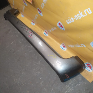 Бампер TOYOTA Hiace KZH106 зад пассажирский дефект