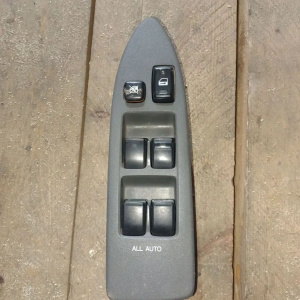 Пульт стеклоподъемника TOYOTA Allion/Premio AZT240 перед, прав дефект обрамления