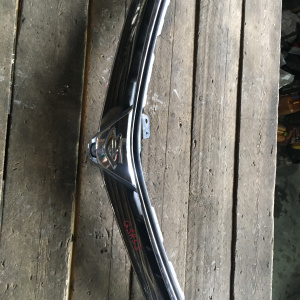 Решетка радиатора TOYOTA Estima GSR50 с камерой