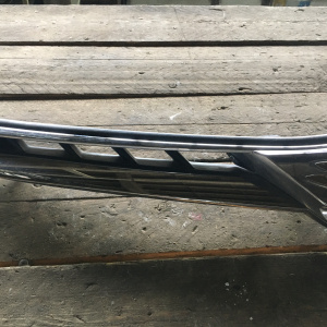 Решетка радиатора TOYOTA Estima GSR50 с камерой